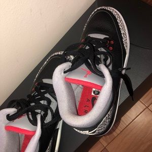 Air Jordan 3 Retro (Black Cement)